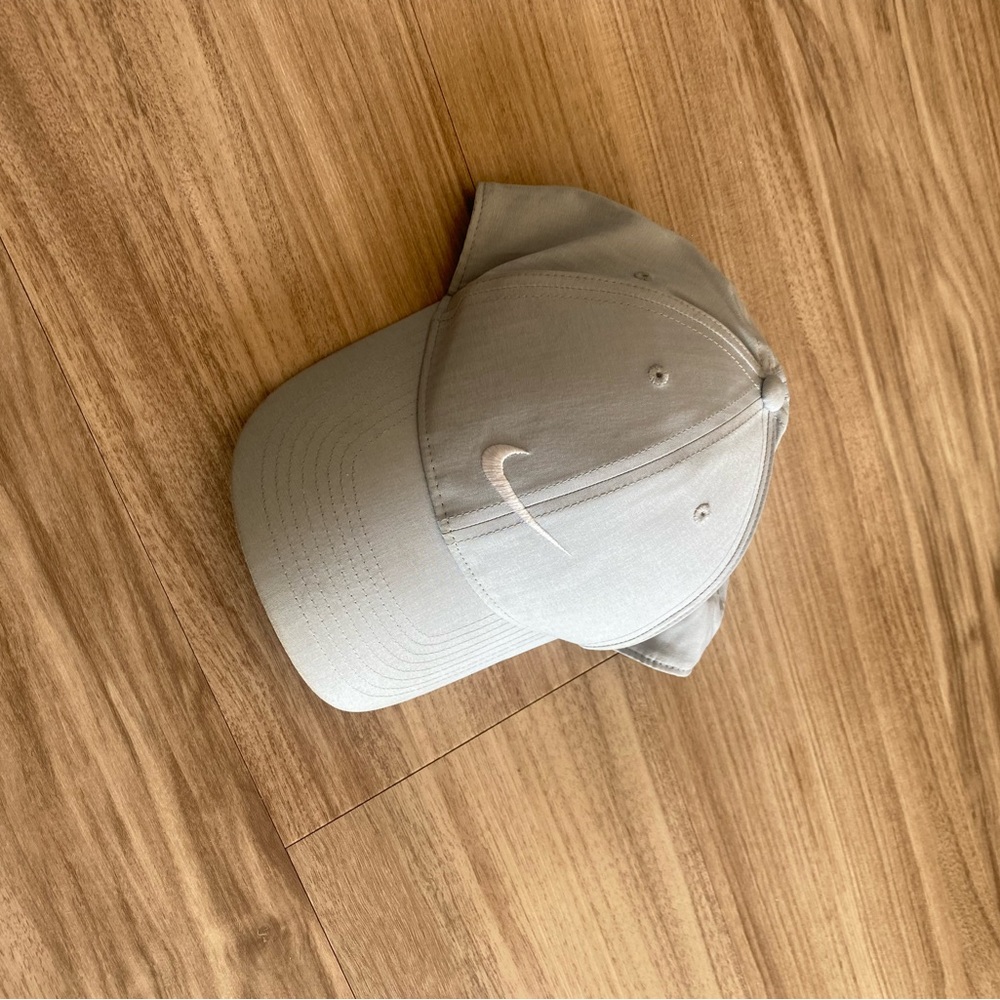 Men’s Nike golf hat
